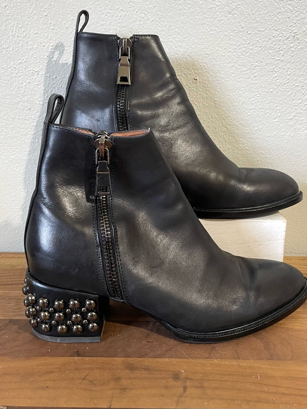 Jeffrey Campbell Black Leather Studded Block Heel Ankle Boots Side Zipper Sz 11